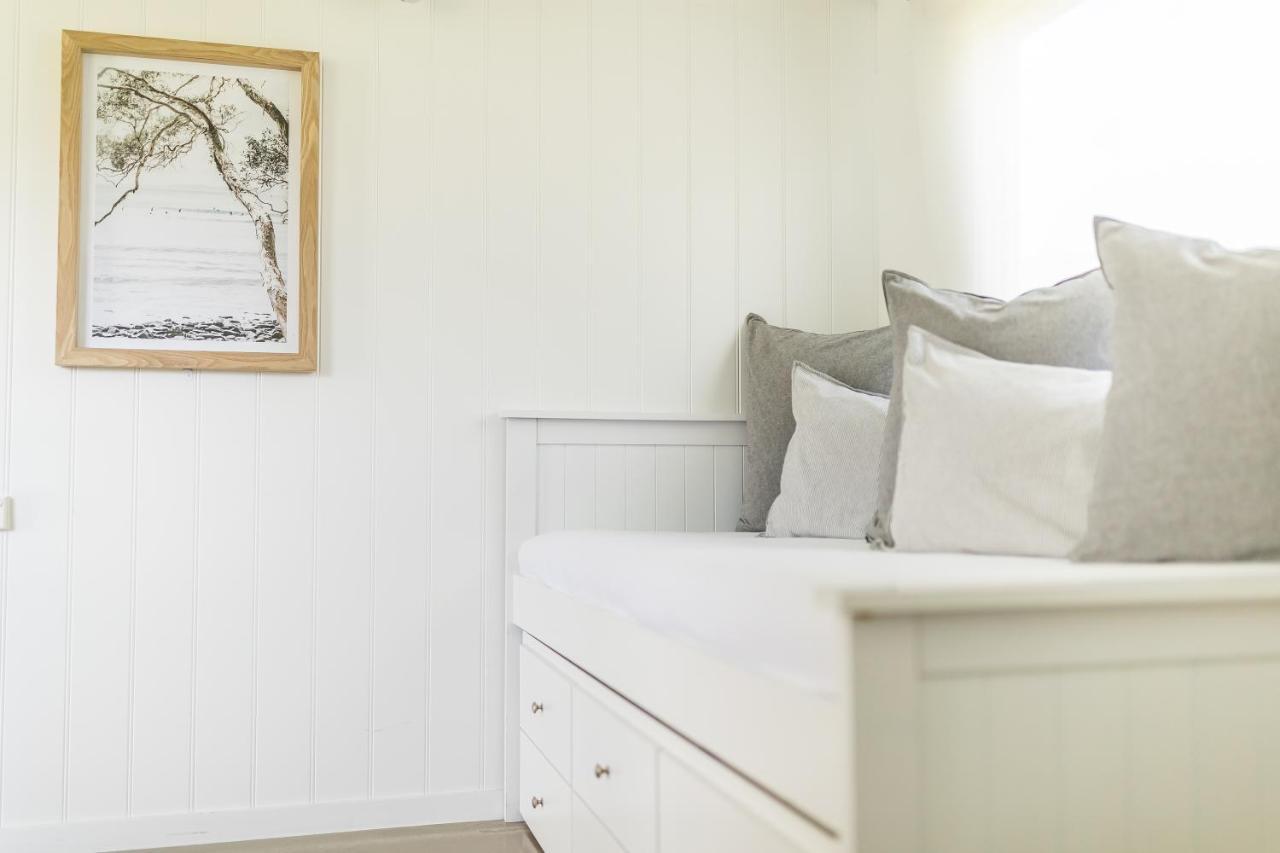 Surfside Cudmirrah Beach Berrara Room photo